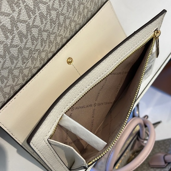 Michael Kors Reed Large Bifold Pebbled Leather Snap Wallet Card Case 
Lght Crea - Picture 4 of 16